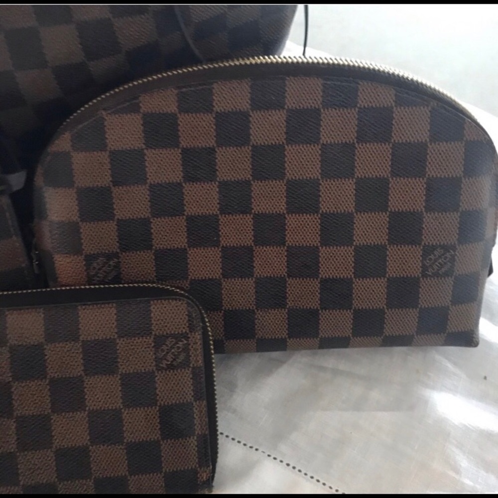 Louis Vuitton Damier Cosmetic bag